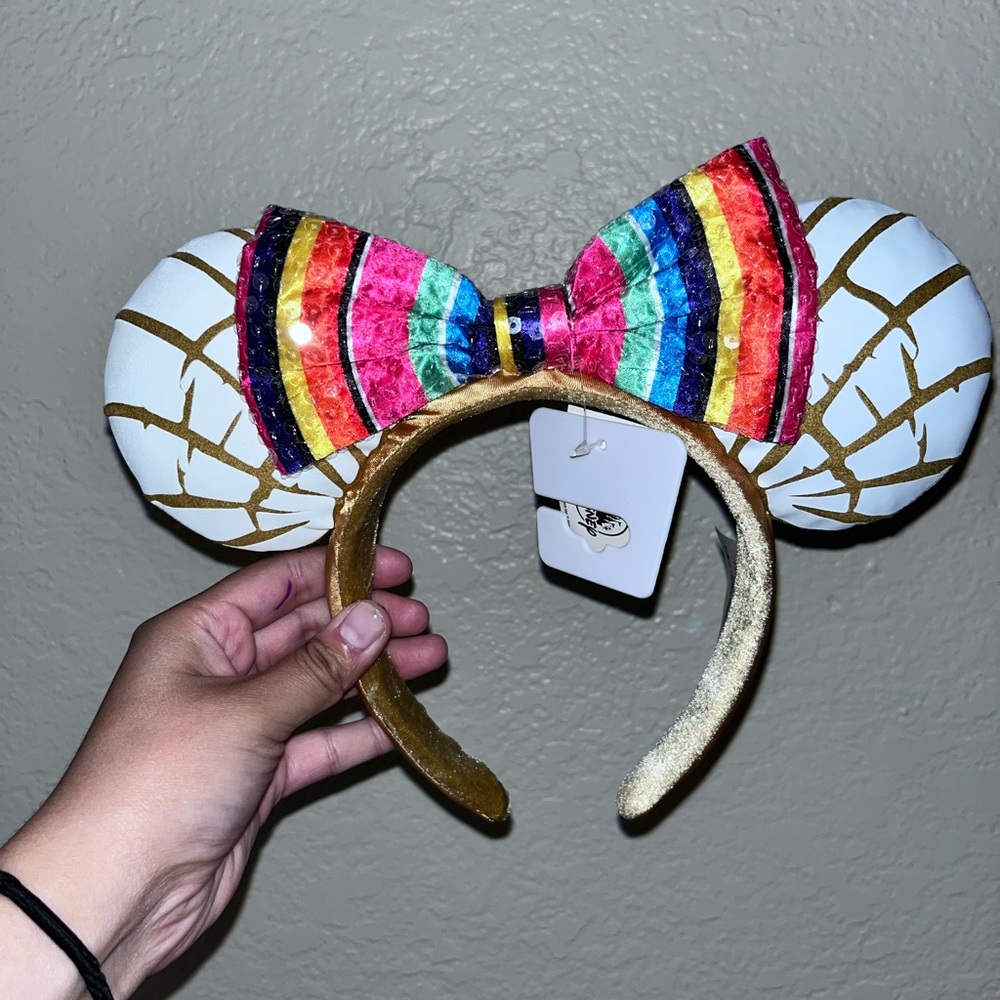 Concha Disneyland Ears